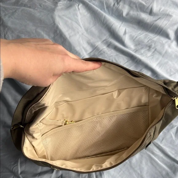 Canvelle Oversized Fanny - Picture 3 of 5